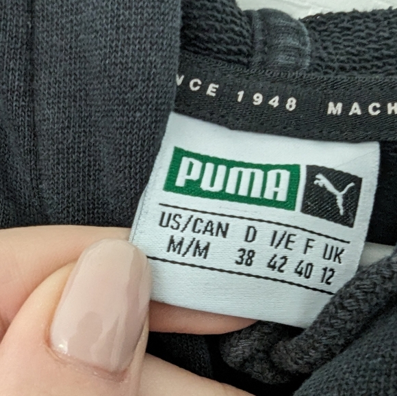 Used condition puma hoodie medium - Picture 2 of 2